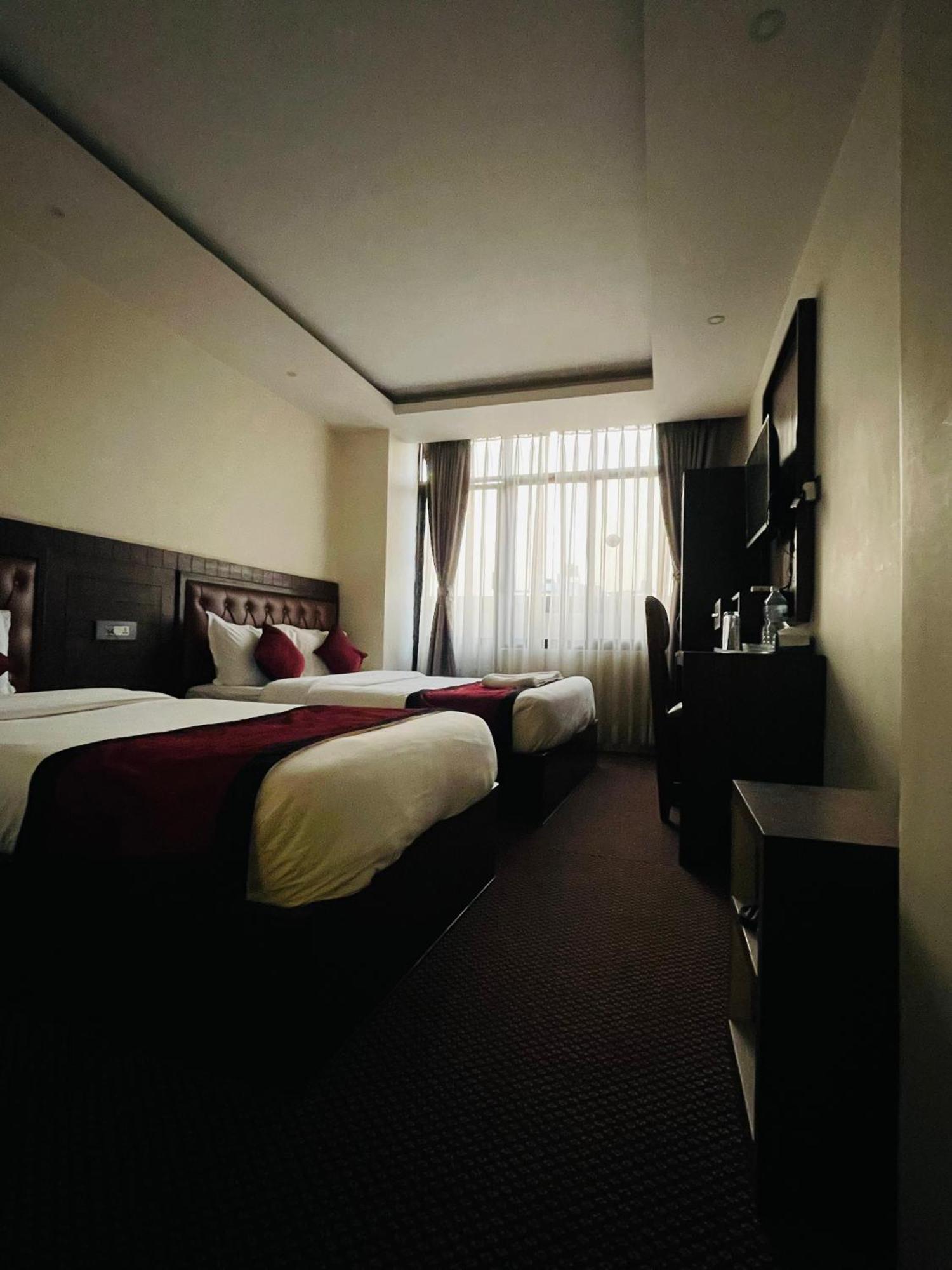 Hotel De Universal Kathmandu Buitenkant foto