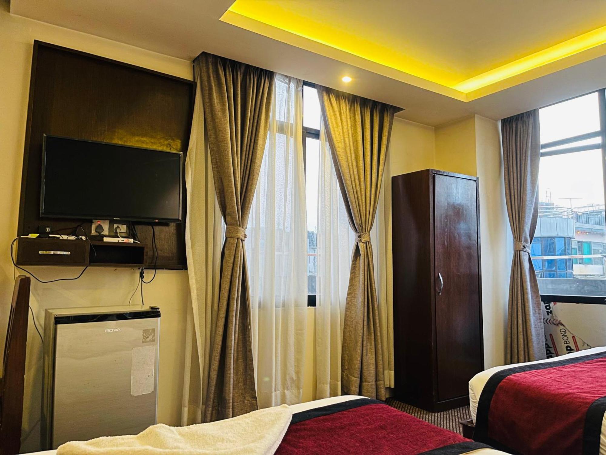 Hotel De Universal Kathmandu Buitenkant foto