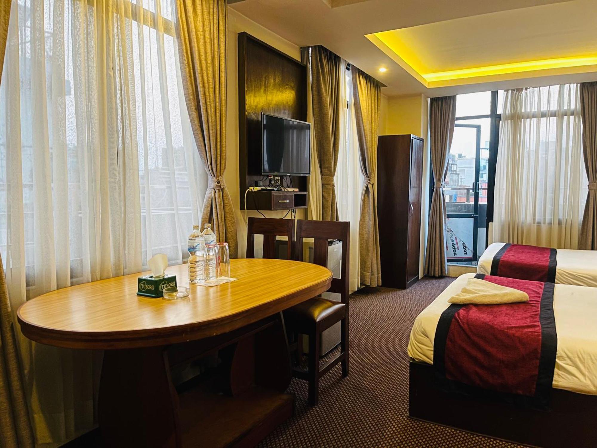 Hotel De Universal Kathmandu Buitenkant foto